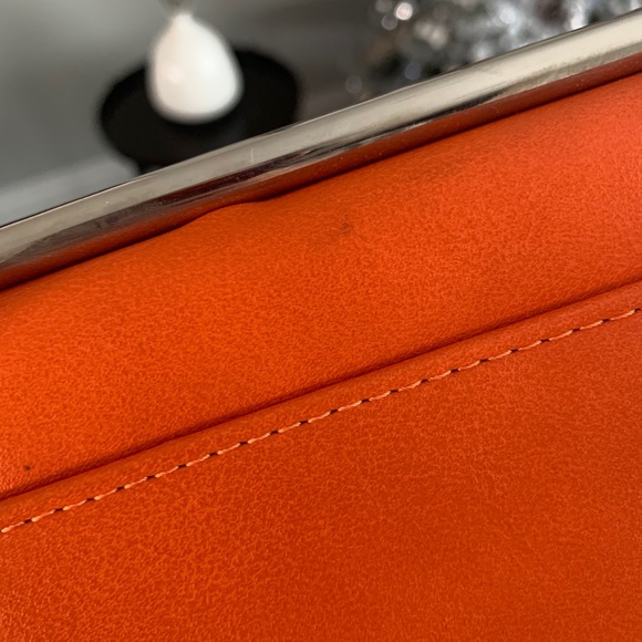 REMOVING ITEM FROM POSH ON APRIL 30 
Clutch - Picture 4 of 4